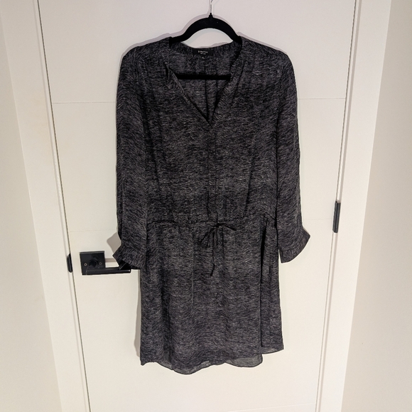 Babaton Dresses & Skirts - Babaton Silk Grey Black Long Sleeve Mini Dress Medium